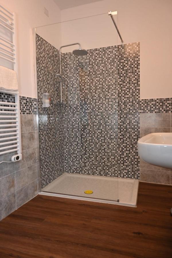 B&B Del Corso Castano Primo Dış mekan fotoğraf